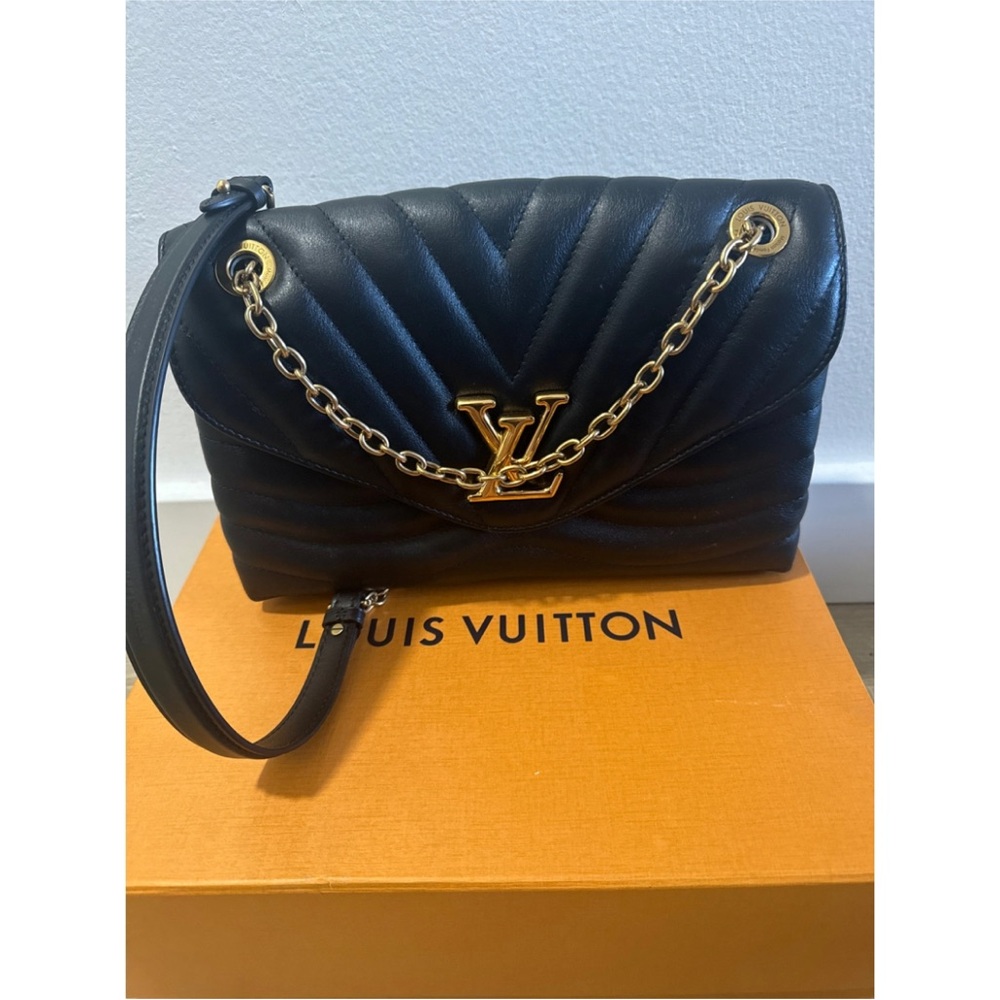 Louis Vuitton  New Wave Chain Bag GM